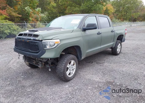 2018 Toyota Tundra Limited 5.7L V8 из США, поврежденный, VIN 5TFHY5F13JX774793